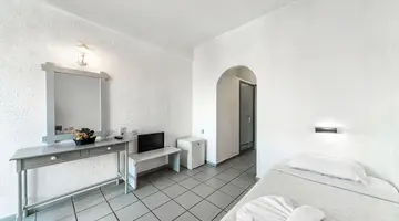 Iro Hotel