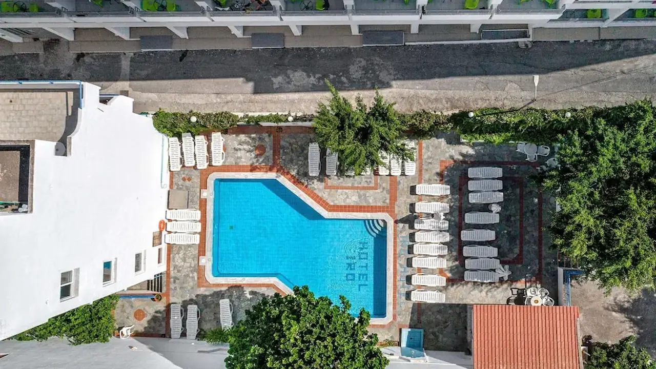 Iro Hotel