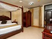 Island Paradise Inn