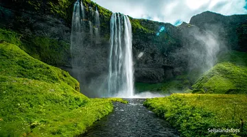 Islandia - Białe Noce na Czarnej Plaży