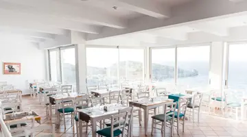 ISTRON BAY HOTEL