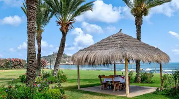 Itropika Beach