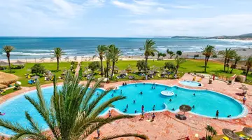 Itropika Beach
