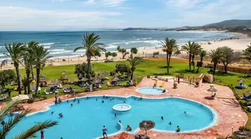 Itropika Beach