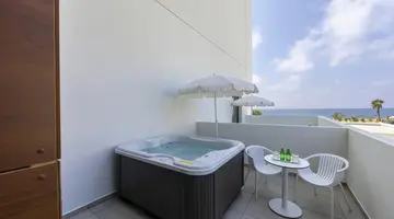Ivi Mare - Designed for Adults by Louis Hotels