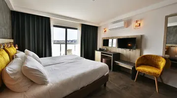 Ivy Hotel
