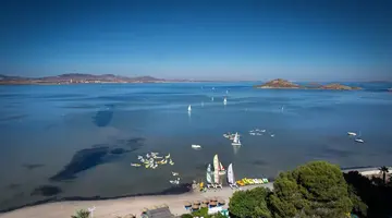 Izan Cavanna Hotel