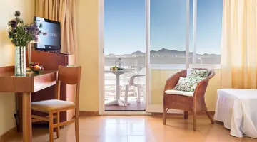 Izan Cavanna Hotel