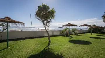 Izan Cavanna Hotel