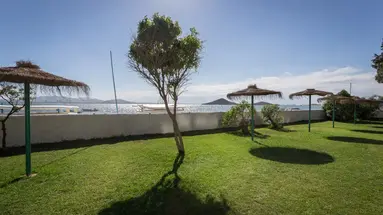 Izan Cavanna Hotel