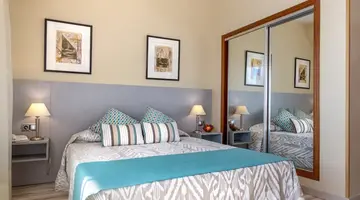 Izan Cavanna Hotel