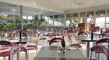 Izan Cavanna Hotel