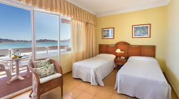 Izan Cavanna Hotel