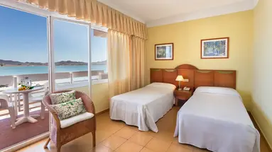 Izan Cavanna Hotel