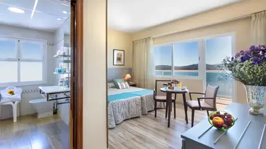 Izan Cavanna Hotel