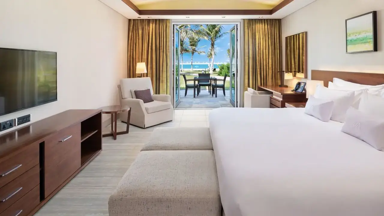 JA Palm Tree Court