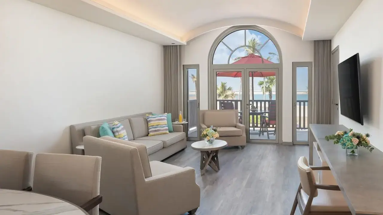 JA Palm Tree Court
