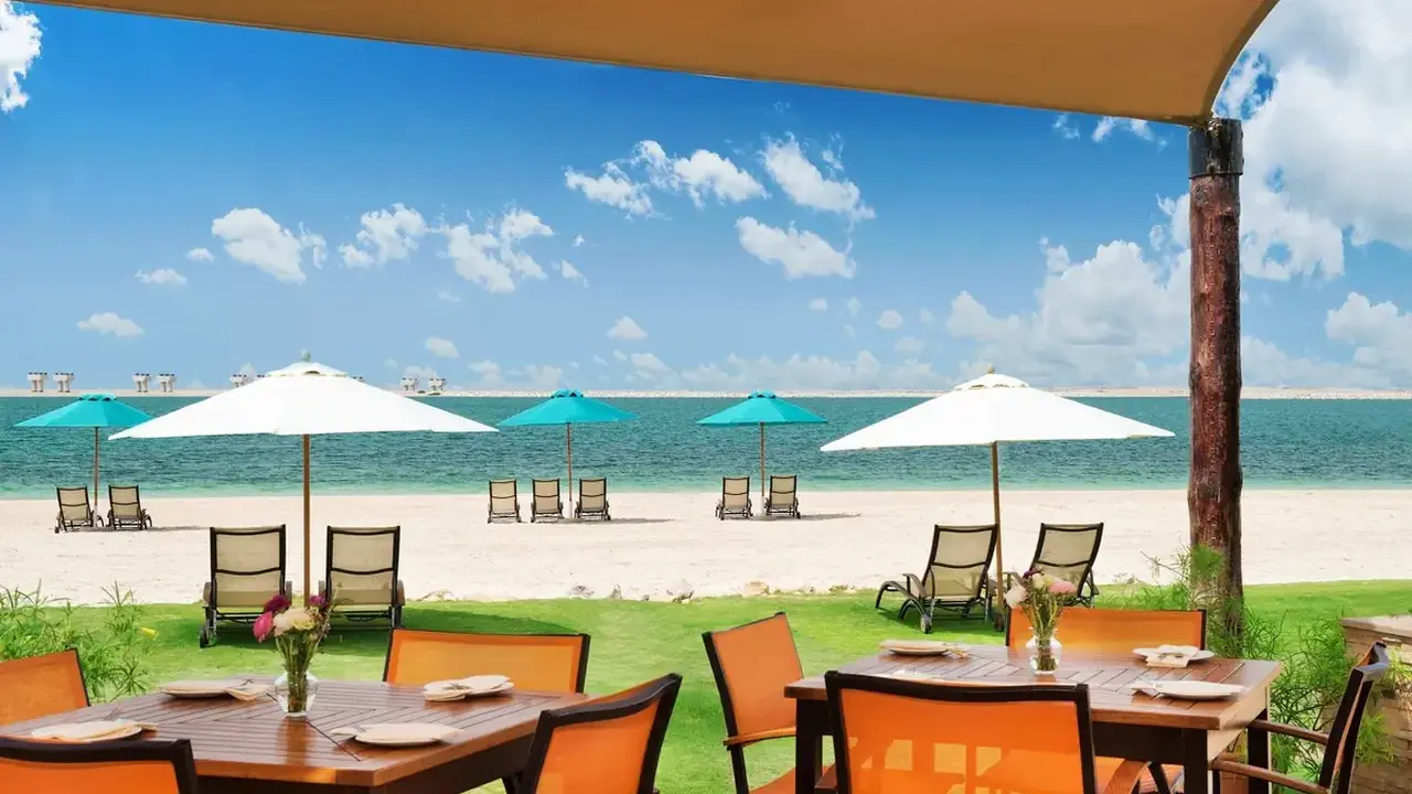 JA Palm Tree Court