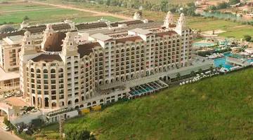 Jadore Deluxe Hotel & Spa