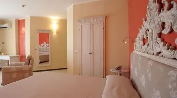 Janus Hotel