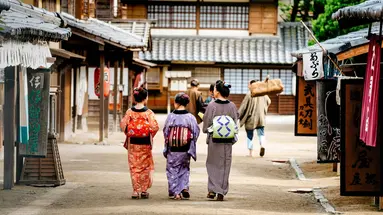 Japonia - Między Kwiatem Wiśni a Błękitem Pacyfiku