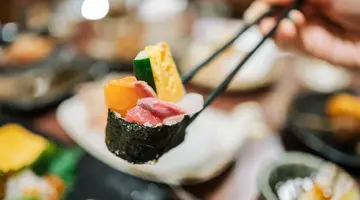 Japonia - Między Kwiatem Wiśni a Błękitem Pacyfiku