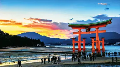Japonia - w krainie gejsz i samurajów z powrotem z Tokio