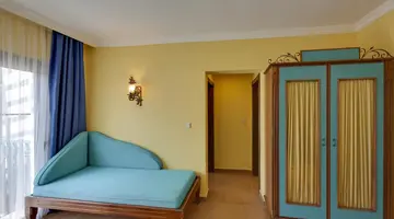 JASMIN BEACH HOTEL