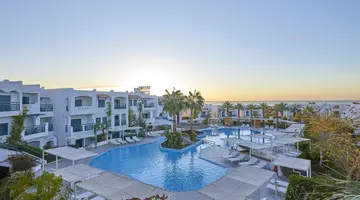 Jaz Neo Naama Bay