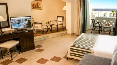 Jaz Neo Naama Bay
