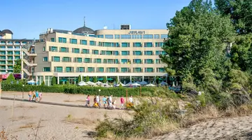 Jeravi Beach