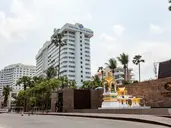 JOMTIEN PALM BEACH HOTEL & RESORT