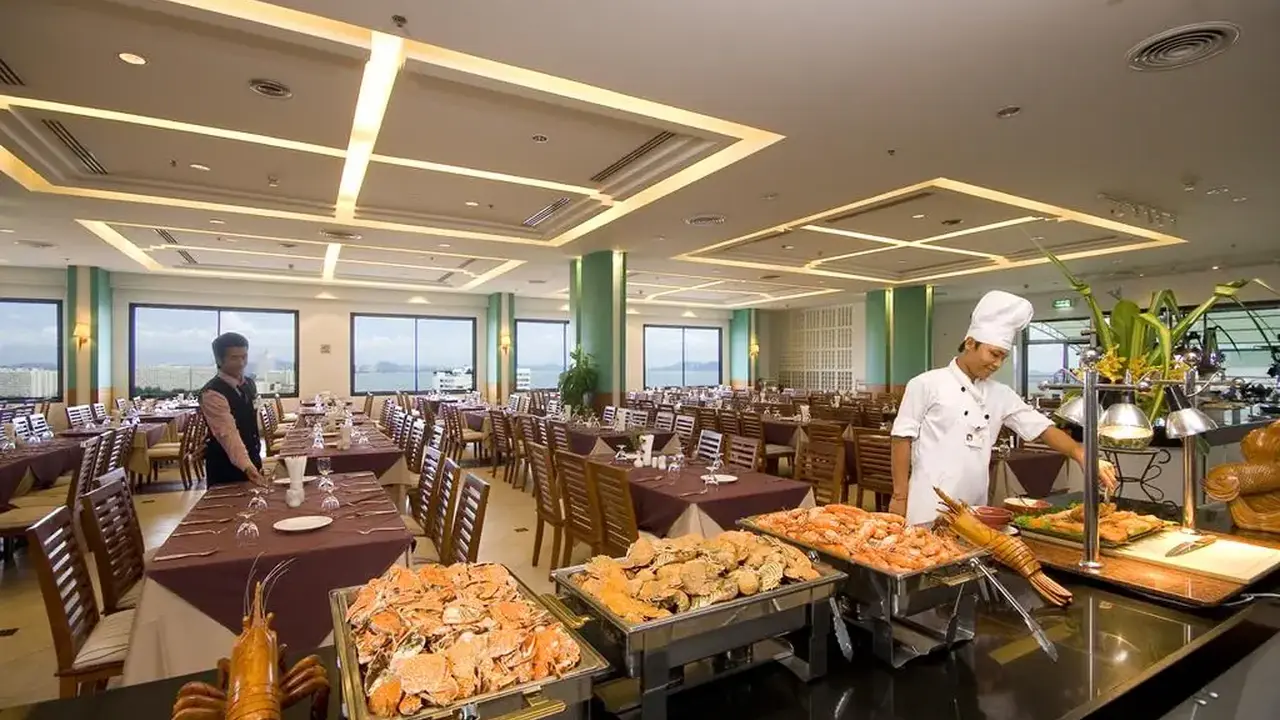 JOMTIEN PALM BEACH HOTEL & RESORT