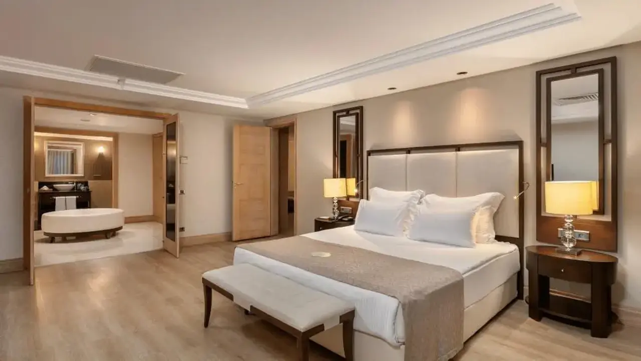 JUJU PREMIER PALACE