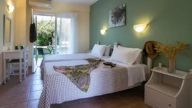 Julia Hotel