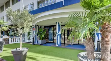 Juliana Cannes