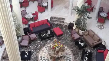 Julius Hotel