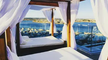 Jupiter Marina Hotel