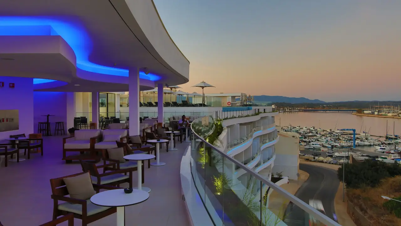 Jupiter Marina Hotel