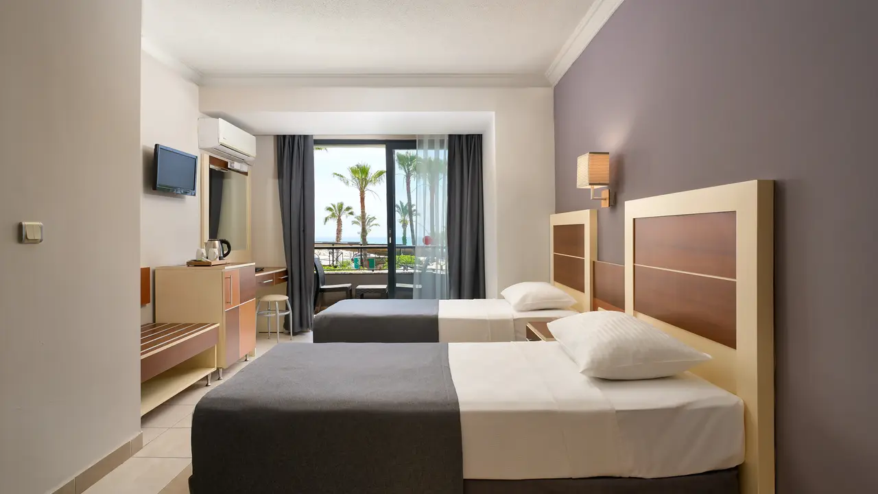 KAILA KRIZANTEM HOTEL