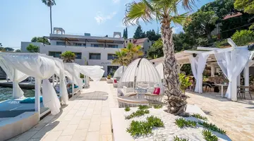 Kalamota Beach House