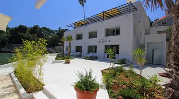 Kalamota Beach House