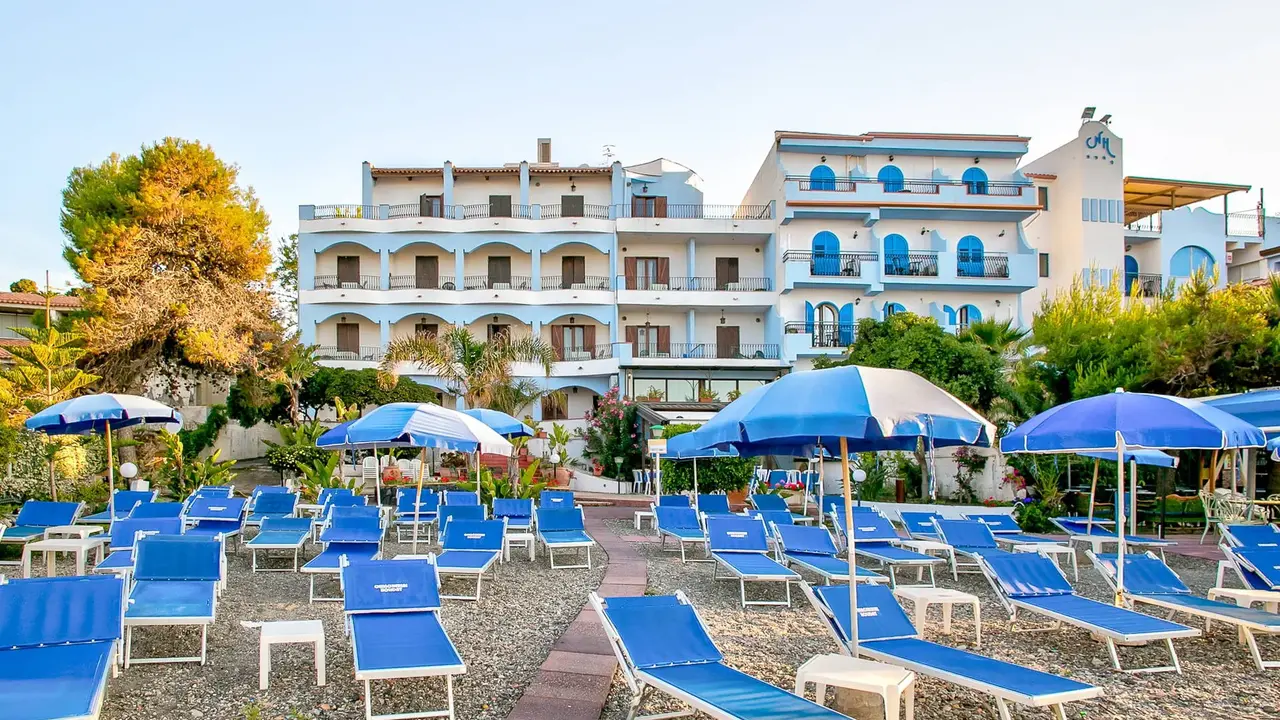 Kalos Hotel