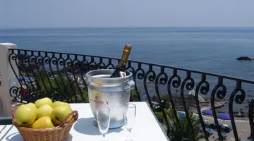 KALOS HOTEL
