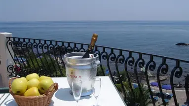 KALOS HOTEL