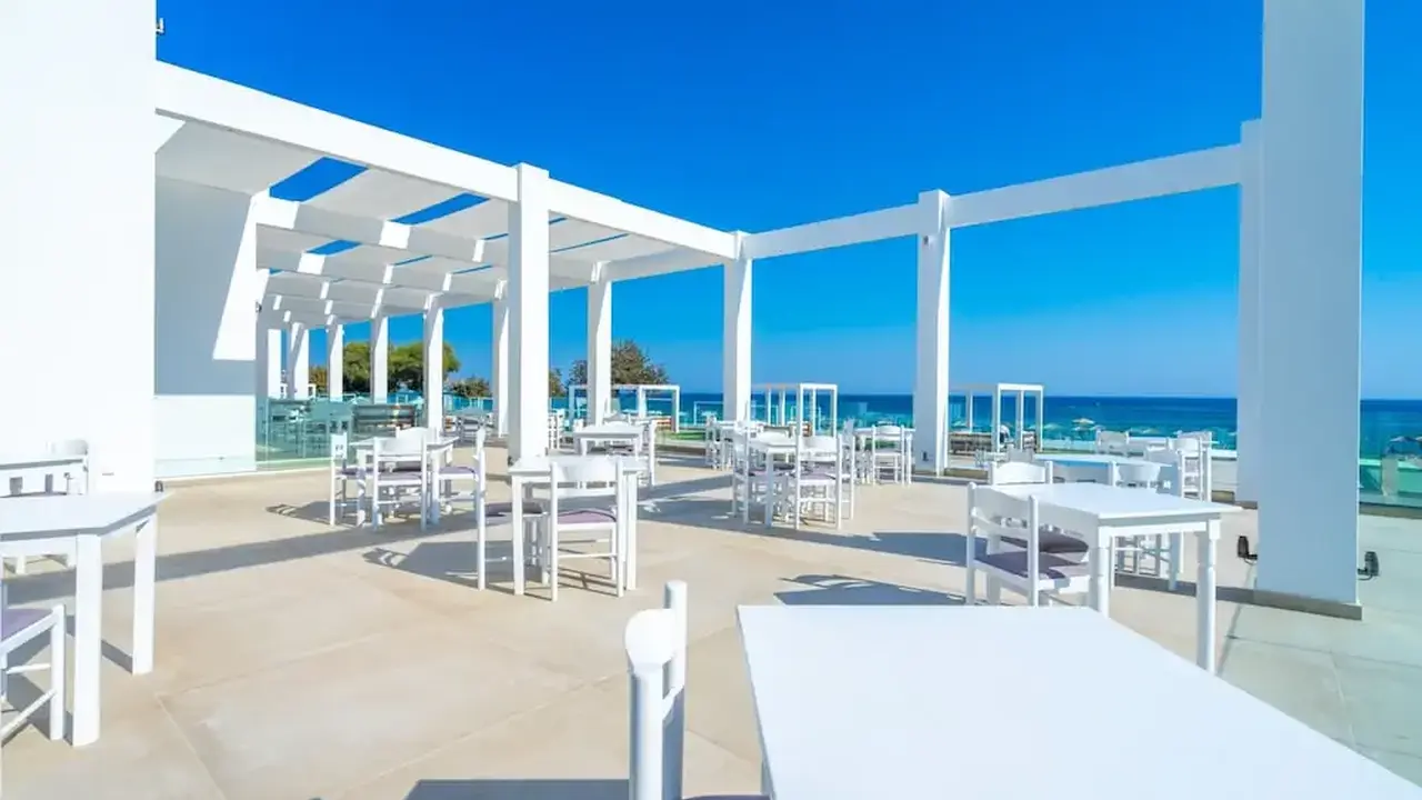 Kamari Beach Hotel - All inclusive