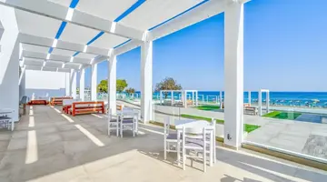 Kamari Beach Hotel - All inclusive