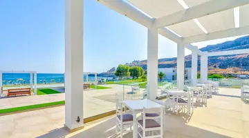 Kamari Beach Hotel - All inclusive