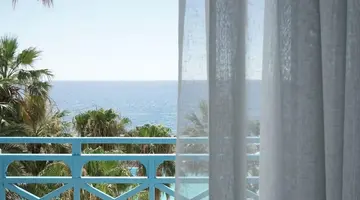 Kamari Beach Hotel
