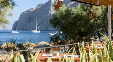 Kamari Beach Hotel
